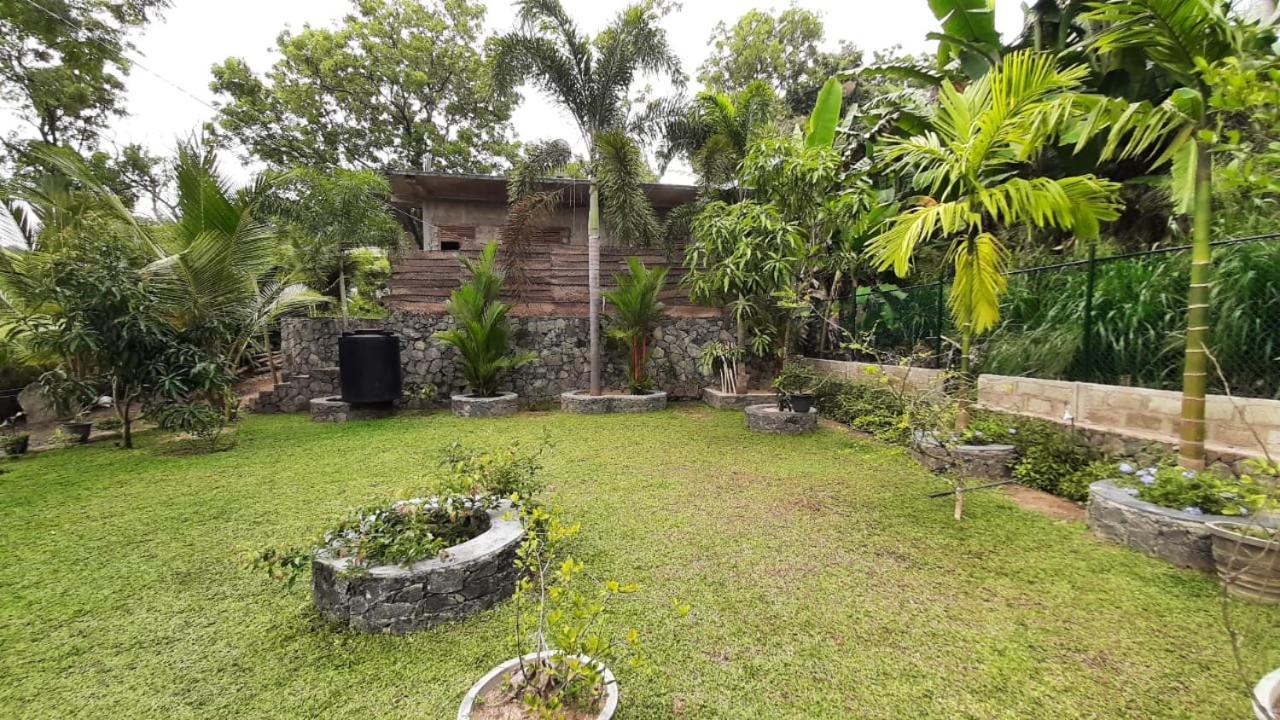 Loveena By H.S. Restaurant & Guest Tangalle Exteriör bild